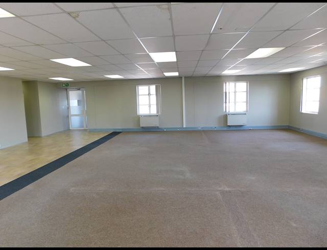 375M² OFFICE TO LET IN HYDE PARK